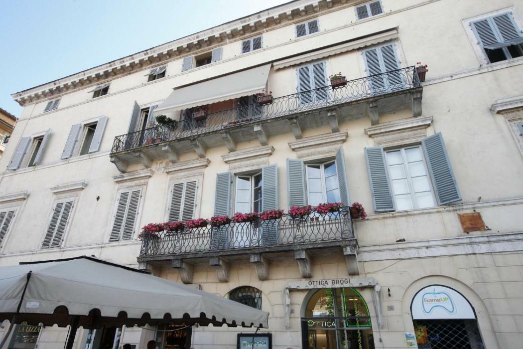 Residenza D'Epoca Montanini Bed & Breakfast Siena Exterior photo
